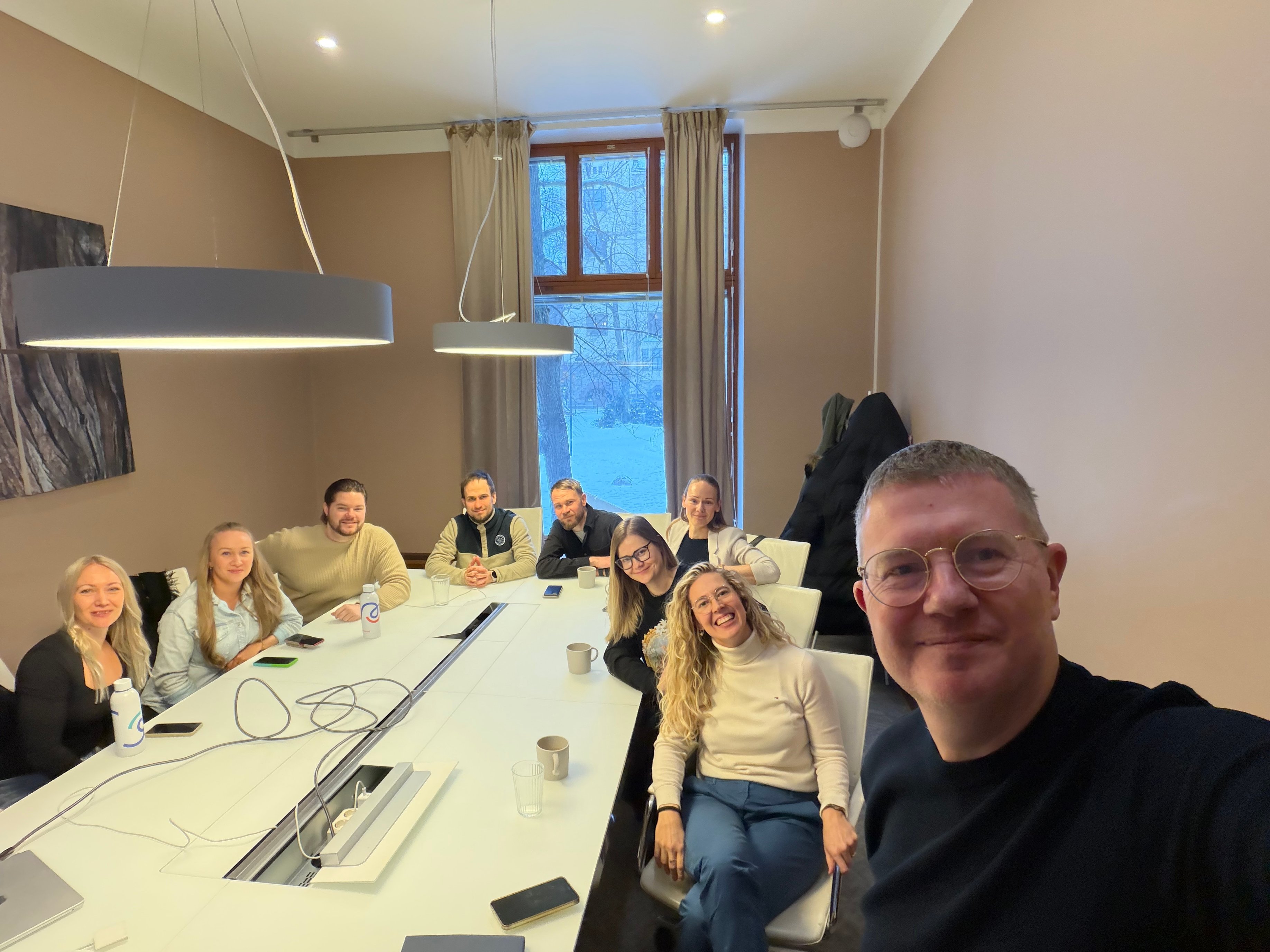 EDUHOUSE | Moderni myyntivalmennus